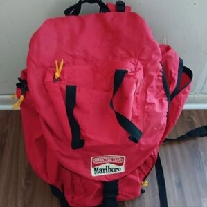 Marlboro HIKING BACKPACK small red zip-off bag internal frame vintage